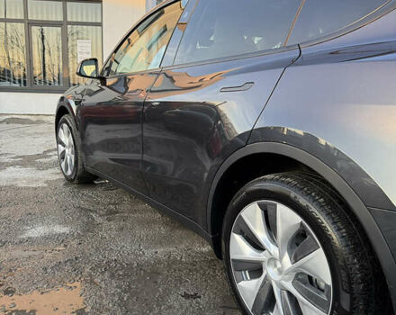 Серый Тесла Model Y, объемом двигателя 0 л и пробегом 1 тыс. км за 39900 $, фото 21 на Automoto.ua