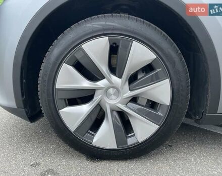 Серый Тесла Model Y, объемом двигателя 0 л и пробегом 25 тыс. км за 36700 $, фото 13 на Automoto.ua