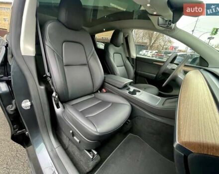 Серый Тесла Model Y, объемом двигателя 0 л и пробегом 23 тыс. км за 28800 $, фото 22 на Automoto.ua