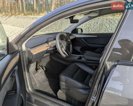 Серый Тесла Model Y, объемом двигателя 0 л и пробегом 29 тыс. км за 30500 $, фото 28 на Automoto.ua