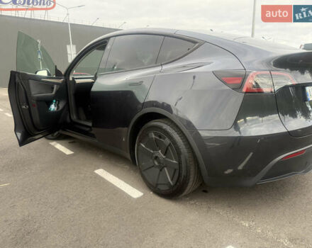 Серый Тесла Model Y, объемом двигателя 0 л и пробегом 12 тыс. км за 41000 $, фото 22 на Automoto.ua