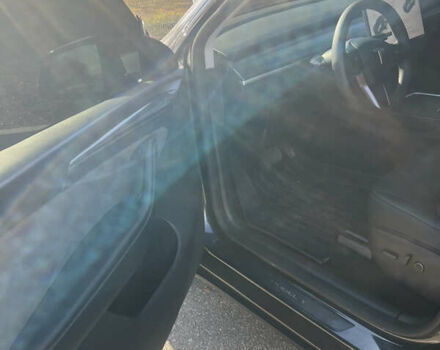 Серый Тесла Model Y, объемом двигателя 0 л и пробегом 40 тыс. км за 29900 $, фото 9 на Automoto.ua