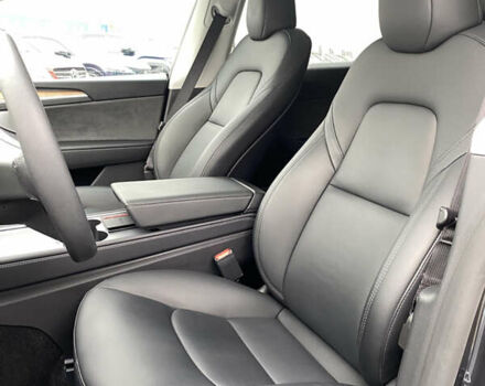 Серый Тесла Model Y, объемом двигателя 0 л и пробегом 25 тыс. км за 33900 $, фото 6 на Automoto.ua
