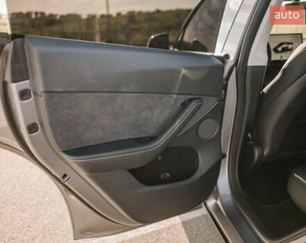 Сірий Тесла Model Y, об'ємом двигуна 0 л та пробігом 12 тис. км за 32500 $, фото 82 на Automoto.ua