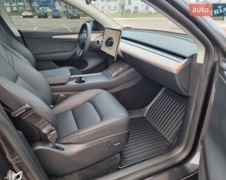 Серый Тесла Model Y, объемом двигателя 0 л и пробегом 24 тыс. км за 30900 $, фото 23 на Automoto.ua