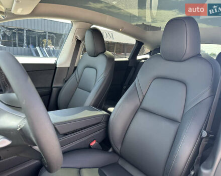 Серый Тесла Model Y, объемом двигателя 0 л и пробегом 1 тыс. км за 35490 $, фото 33 на Automoto.ua