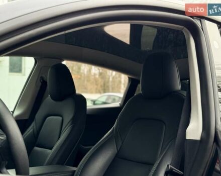 Серый Тесла Model Y, объемом двигателя 0 л и пробегом 24 тыс. км за 33500 $, фото 13 на Automoto.ua