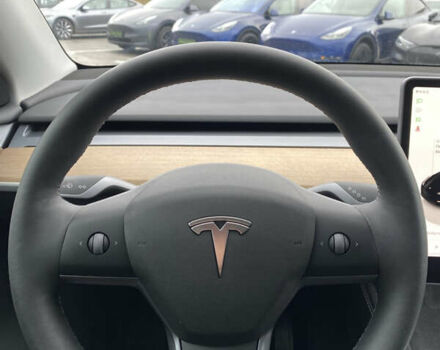 Серый Тесла Model Y, объемом двигателя 0 л и пробегом 25 тыс. км за 33900 $, фото 12 на Automoto.ua