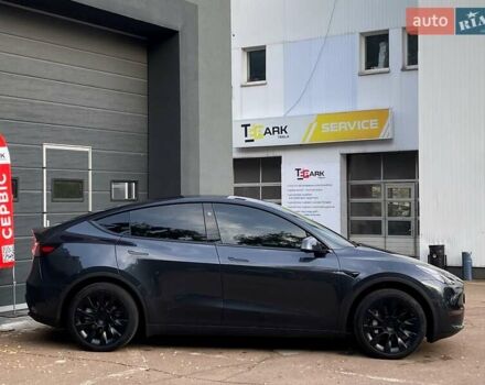 Сірий Тесла Model Y, об'ємом двигуна 0 л та пробігом 23 тис. км за 31999 $, фото 10 на Automoto.ua