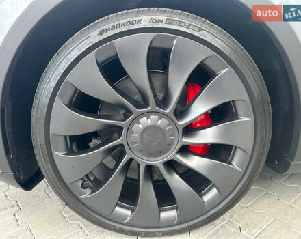 Серый Тесла Model Y, объемом двигателя 0 л и пробегом 1 тыс. км за 36500 $, фото 2 на Automoto.ua