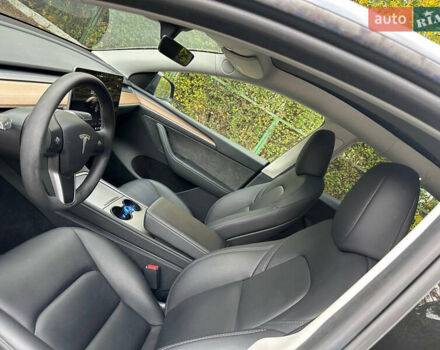 Серый Тесла Model Y, объемом двигателя 0 л и пробегом 26 тыс. км за 31700 $, фото 15 на Automoto.ua