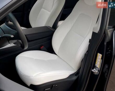 Сірий Тесла Model Y, об'ємом двигуна 0 л та пробігом 23 тис. км за 31999 $, фото 12 на Automoto.ua