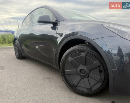 Серый Тесла Model Y, объемом двигателя 0 л и пробегом 12 тыс. км за 41000 $, фото 4 на Automoto.ua