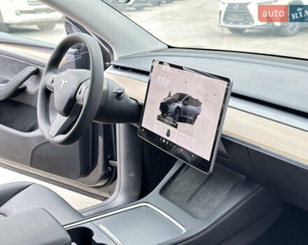 Серый Тесла Model Y, объемом двигателя 0 л и пробегом 1 тыс. км за 39900 $, фото 25 на Automoto.ua
