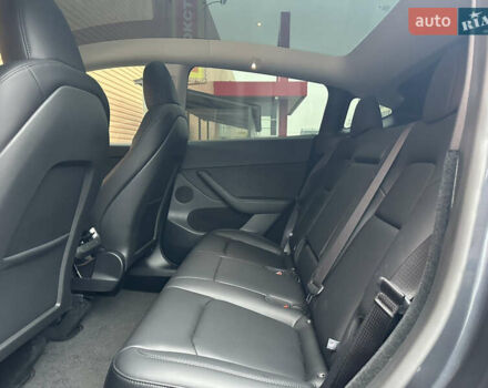 Серый Тесла Model Y, объемом двигателя 0 л и пробегом 2 тыс. км за 35490 $, фото 30 на Automoto.ua