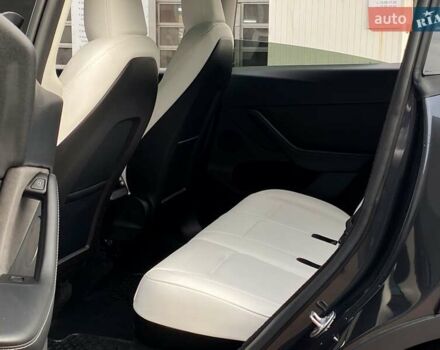 Сірий Тесла Model Y, об'ємом двигуна 0 л та пробігом 23 тис. км за 31999 $, фото 14 на Automoto.ua