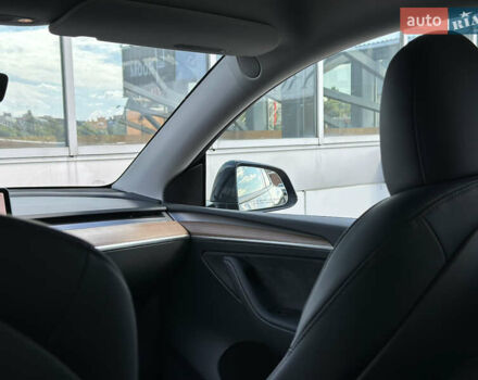 Серый Тесла Model Y, объемом двигателя 0 л и пробегом 1 тыс. км за 35490 $, фото 49 на Automoto.ua