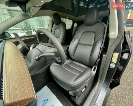 Серый Тесла Model Y, объемом двигателя 0 л и пробегом 23 тыс. км за 28800 $, фото 17 на Automoto.ua