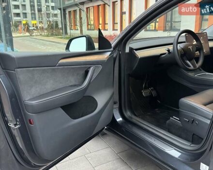 Сірий Тесла Model Y, об'ємом двигуна 0 л та пробігом 27 тис. км за 30900 $, фото 8 на Automoto.ua
