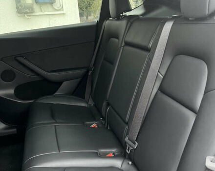 Серый Тесла Model Y, объемом двигателя 0 л и пробегом 33 тыс. км за 25000 $, фото 5 на Automoto.ua