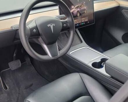 Серый Тесла Model Y, объемом двигателя 0 л и пробегом 30 тыс. км за 29999 $, фото 3 на Automoto.ua