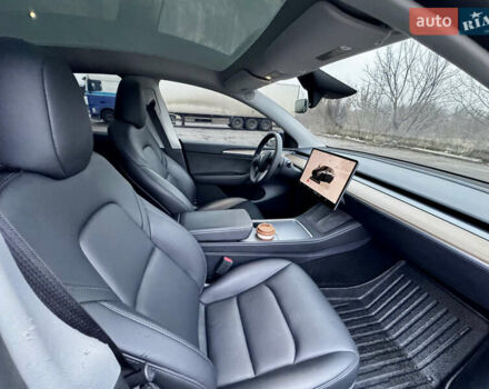 Серый Тесла Model Y, объемом двигателя 0 л и пробегом 22 тыс. км за 27000 $, фото 14 на Automoto.ua
