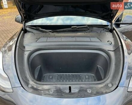 Серый Тесла Model Y, объемом двигателя 0 л и пробегом 4 тыс. км за 29900 $, фото 18 на Automoto.ua