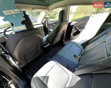 Серый Тесла Model Y, объемом двигателя 0 л и пробегом 19 тыс. км за 32500 $, фото 24 на Automoto.ua