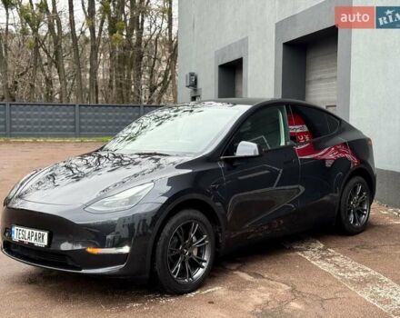 Серый Тесла Model Y, объемом двигателя 0 л и пробегом 24 тыс. км за 33500 $, фото 3 на Automoto.ua