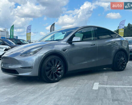 Серый Тесла Model Y, объемом двигателя 0 л и пробегом 1 тыс. км за 36500 $, фото 1 на Automoto.ua