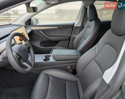 Серый Тесла Model Y, объемом двигателя 0 л и пробегом 6 тыс. км за 42900 $, фото 22 на Automoto.ua
