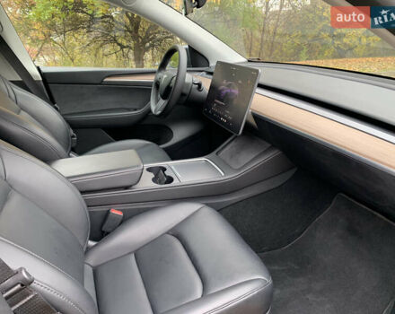 Серый Тесла Model Y, объемом двигателя 0 л и пробегом 14 тыс. км за 32300 $, фото 14 на Automoto.ua