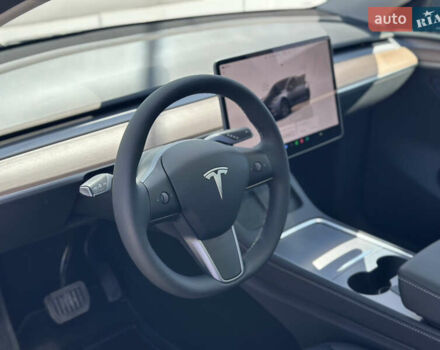 Серый Тесла Model Y, объемом двигателя 0 л и пробегом 1 тыс. км за 35490 $, фото 30 на Automoto.ua