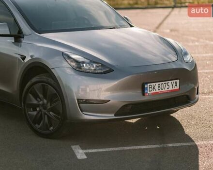 Сірий Тесла Model Y, об'ємом двигуна 0 л та пробігом 12 тис. км за 32500 $, фото 37 на Automoto.ua