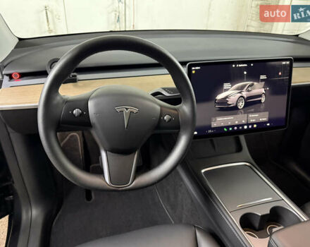 Серый Тесла Model Y, объемом двигателя 0 л и пробегом 21 тыс. км за 28900 $, фото 29 на Automoto.ua