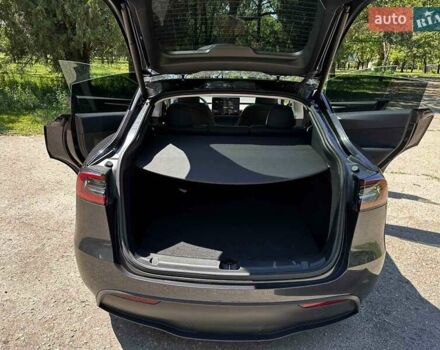 Серый Тесла Model Y, объемом двигателя 0 л и пробегом 19 тыс. км за 32500 $, фото 27 на Automoto.ua