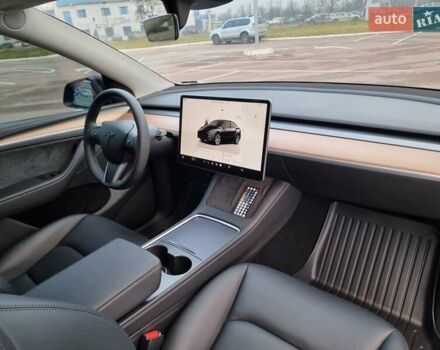 Серый Тесла Model Y, объемом двигателя 0 л и пробегом 24 тыс. км за 30900 $, фото 22 на Automoto.ua