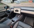 Серый Тесла Model Y, объемом двигателя 0 л и пробегом 24 тыс. км за 30900 $, фото 22 на Automoto.ua