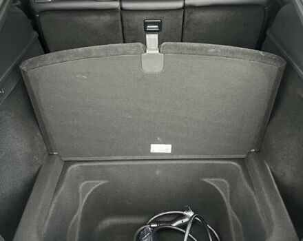 Серый Тесла Model Y, объемом двигателя 0 л и пробегом 33 тыс. км за 25000 $, фото 3 на Automoto.ua