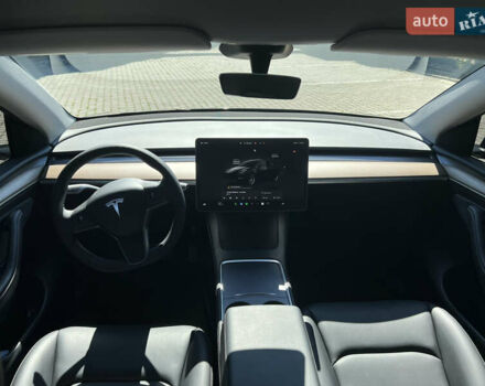 Серый Тесла Model Y, объемом двигателя 0 л и пробегом 12 тыс. км за 30000 $, фото 26 на Automoto.ua