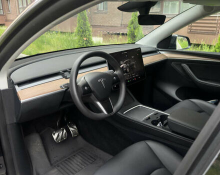 Серый Тесла Model Y, объемом двигателя 0 л и пробегом 15 тыс. км за 34500 $, фото 11 на Automoto.ua