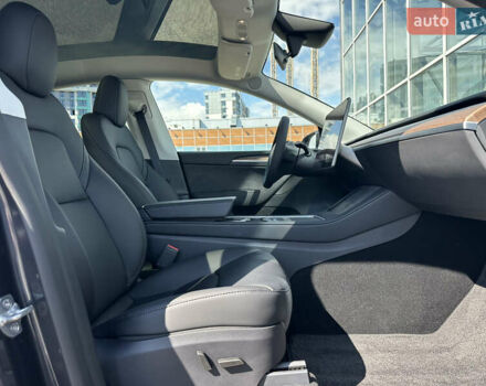 Серый Тесла Model Y, объемом двигателя 0 л и пробегом 1 тыс. км за 35490 $, фото 43 на Automoto.ua