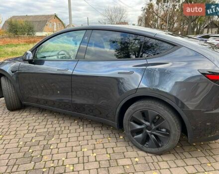 Серый Тесла Model Y, объемом двигателя 0 л и пробегом 4 тыс. км за 29900 $, фото 2 на Automoto.ua