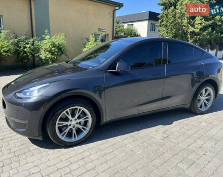 Серый Тесла Model Y, объемом двигателя 0 л и пробегом 12 тыс. км за 30000 $, фото 5 на Automoto.ua