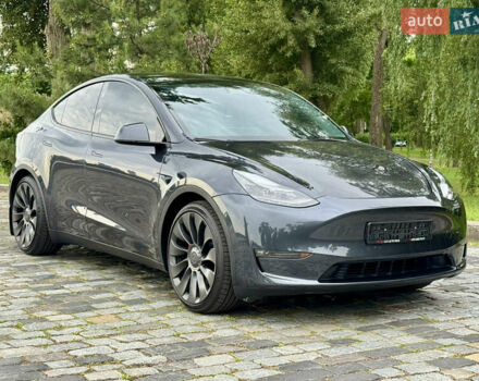 Серый Тесла Model Y, объемом двигателя 0 л и пробегом 7 тыс. км за 33999 $, фото 2 на Automoto.ua