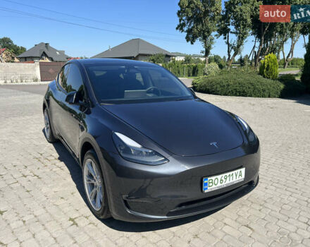 Серый Тесла Model Y, объемом двигателя 0 л и пробегом 12 тыс. км за 30000 $, фото 2 на Automoto.ua