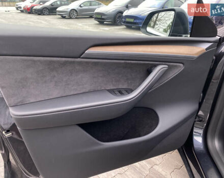 Серый Тесла Model Y, объемом двигателя 0 л и пробегом 25 тыс. км за 33900 $, фото 7 на Automoto.ua