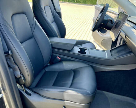 Серый Тесла Model Y, объемом двигателя 0 л и пробегом 45 тыс. км за 24500 $, фото 26 на Automoto.ua