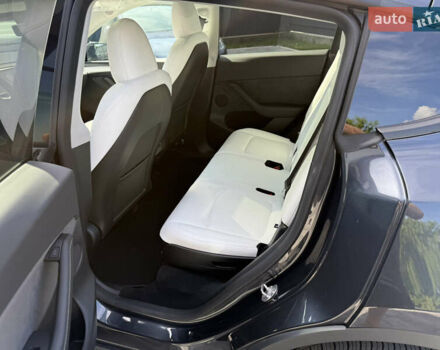 Серый Тесла Model Y, объемом двигателя 0 л и пробегом 1 тыс. км за 34900 $, фото 6 на Automoto.ua