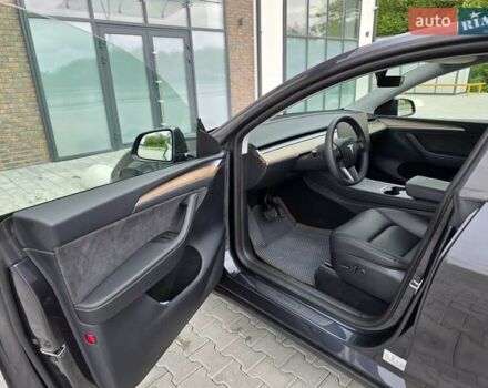 Серый Тесла Model Y, объемом двигателя 0 л и пробегом 7 тыс. км за 28400 $, фото 16 на Automoto.ua